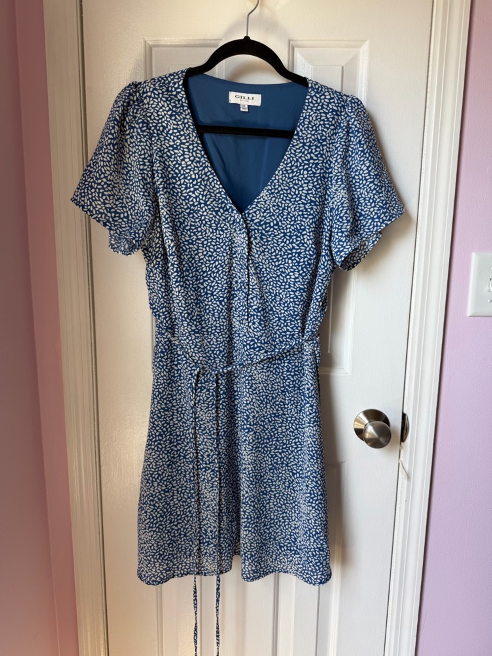 Gilli Blue & White Printed V-Neck Tie-Waist Mini Dress